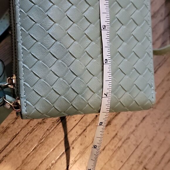 Mint green crossbody bag 3 separate compartments NWT 💚🤍 - Picture 7 of 11